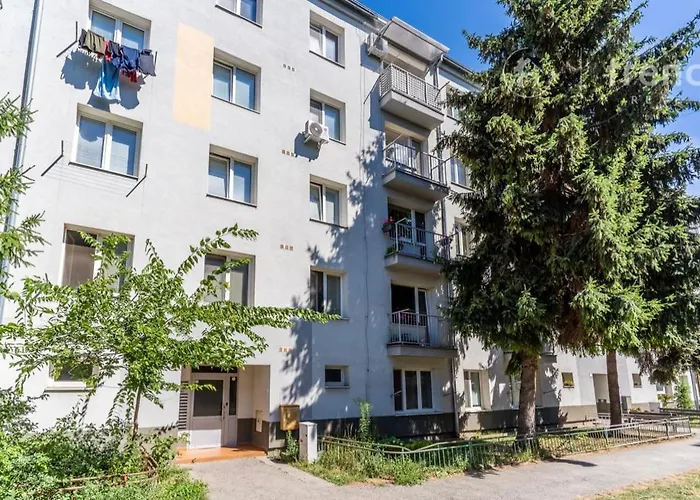 Bulharska Trojizbovy Apartman
